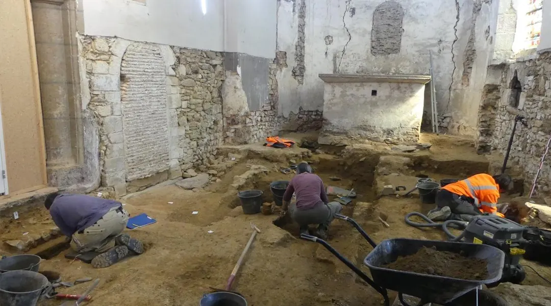 Dans cette église d’Ille-et-Vilaine, des visites pour découvrir le travail des archéologues