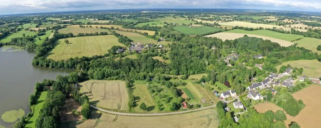 En Ille-et-Vilaine, ce village au passé médiéval et industriel ne se visite qu’une fois par an