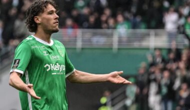 Ligue 2. Toujours invaincu, Saint-Etienne domine Reims et reprend la tête du championnat . Sport