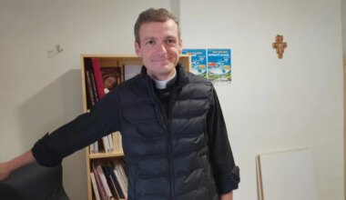 «L’église doit faire un effort pour aller vers les gens»: ce curé anime 8 églises du pays de