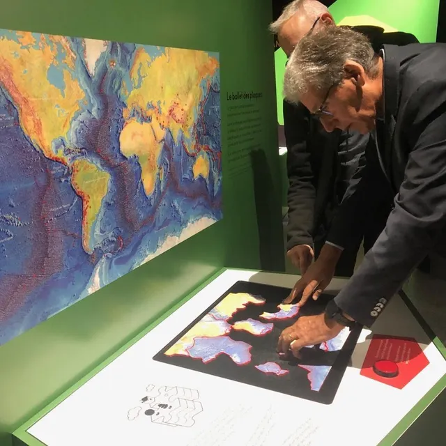 photo michel cabaret, directeur de l’espace des sciences, lors de l’ouverture de l’exposition \\