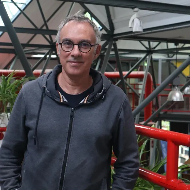 photo serge menez, directeur du centre social carrefour 18.  ©  ouest-france