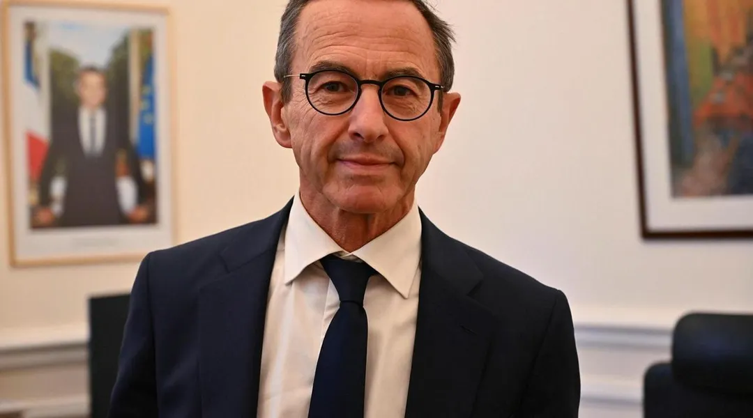 « Pas question de le laisser tranquille » : un accueil houleux pour Bruno Retailleau dans