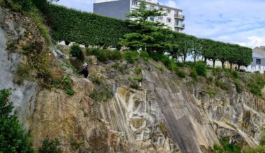 Quatre-vingt-dix voies d’escalade et une via ferrata en plein centre de Nantes . Sport