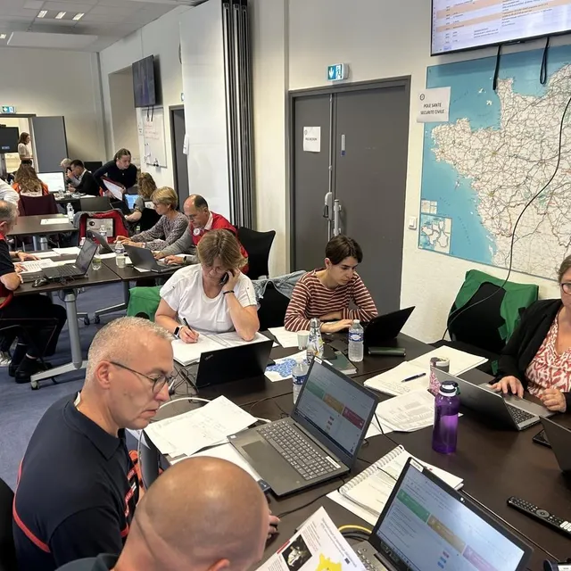 photo le centre opérationnel renforcé activé à la préfecture zonale de défense et de sécurité ouest, à rennes, du 3 au 5 juin 2025. l’exercice de simulation de crise « noroît » a mobilisé les experts de plusieurs entités des forces de sécurité intérieure et de sécurité civile, des armées mais aussi d’autres ministères.  ©  ouest-france