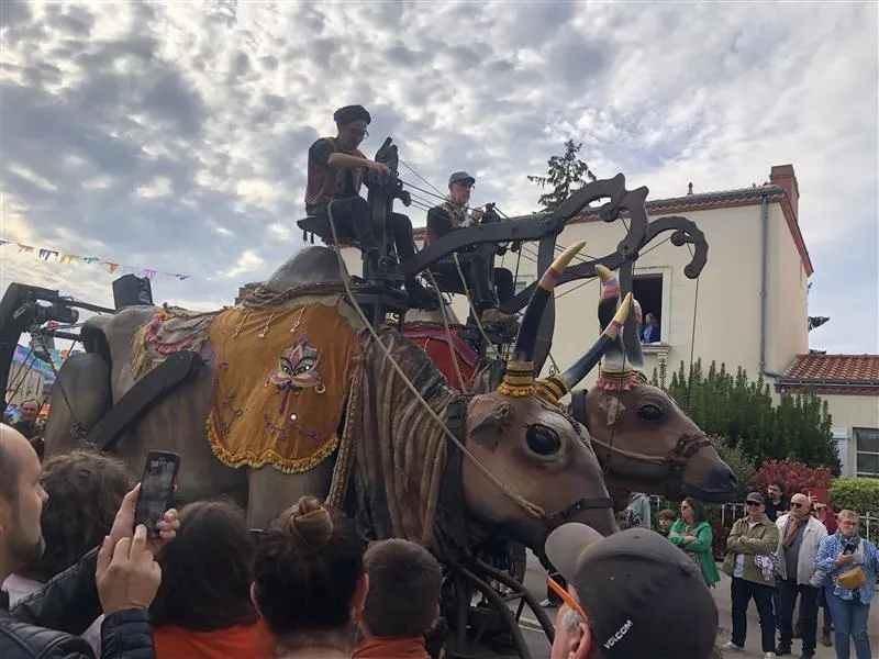 EN IMAGES. Un aperçu des Festifolies d’automne, festival dédié aux arts de la rue, près de