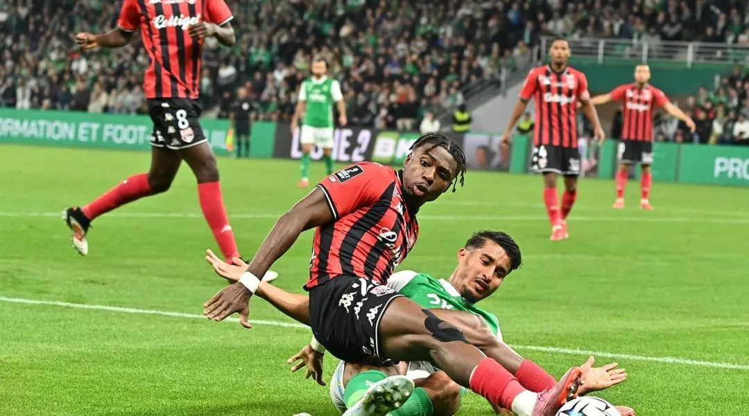 AS Saint-Étienne - EA Guingamp. Pourquoi Ripoll a titularisé Alpha Sissoko en charnière