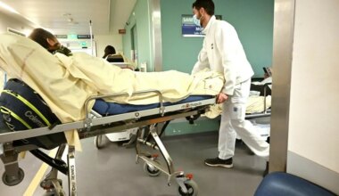 « Seul la nuit avec 30 patients » : à Rennes, les urgences à bout de souffle cherchent une