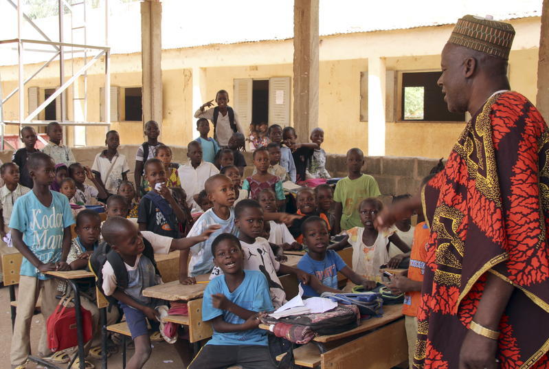 Dans le monde, six millions d'enfants supplémentaires risquent d'être déscolarisés : c'est comme « vider toutes les écoles primaires d’Allemagne et d’Italie »