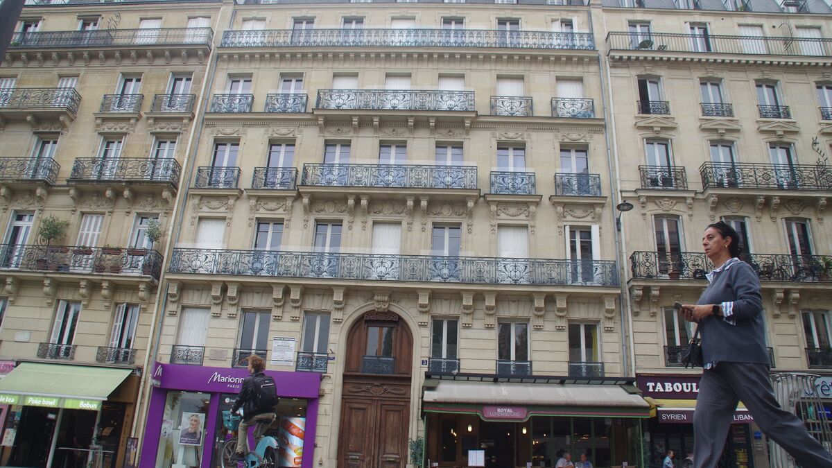 « Une arme de destruction massive du logement » : à Paris, un immeuble transformé en hôtel… grâce aux bailleurs