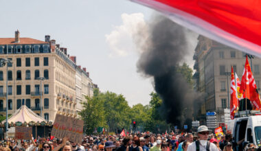 Manifestation contre la réforme des retraites sur le pont de la Guillotière @Hugo LAUBEPIN