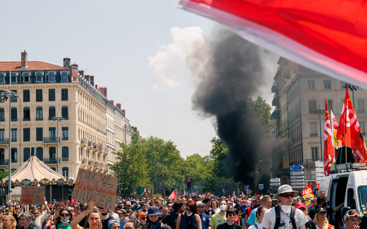 Manifestation contre la réforme des retraites sur le pont de la Guillotière @Hugo LAUBEPIN
