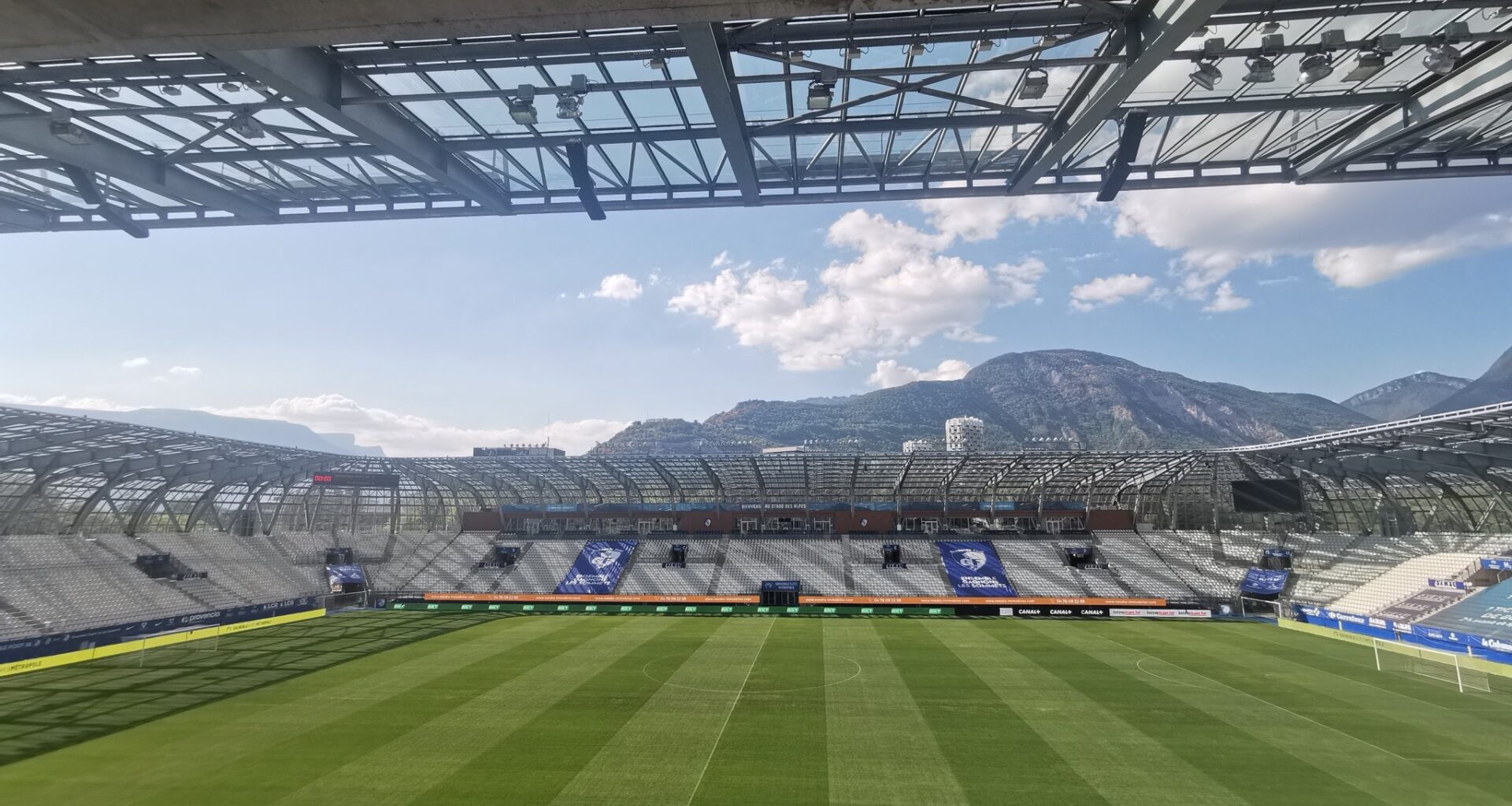 Saison 2008-09 du Grenoble Foot 38 - Première fois en 63 ans en première division