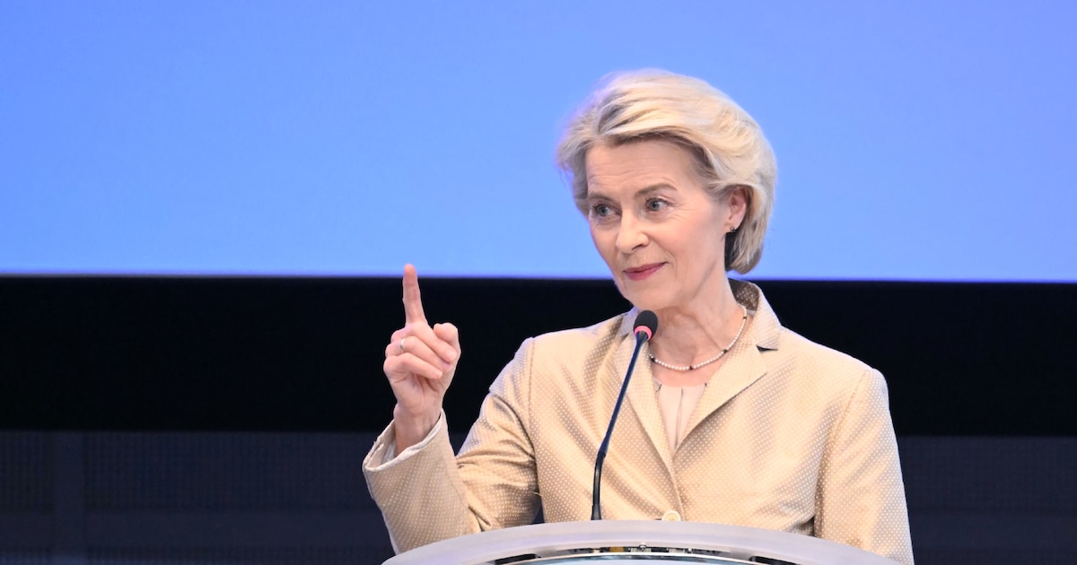 La présidente de la Commission européenne, Ursula von der Leyen, donne une conférence à Bruxelles, le 16 septembre 2025