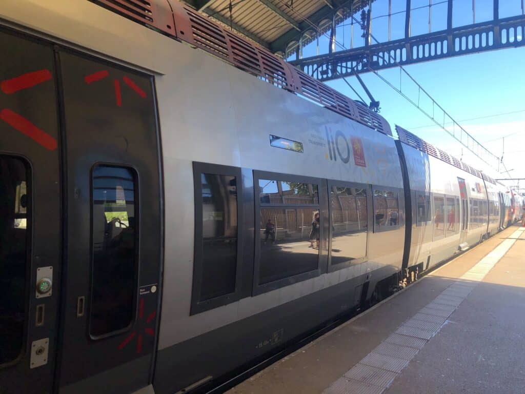Incendie de câbles à Montpellier : "un acte de malveillance" paralyse le trafic des trains