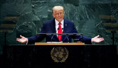Donald Trump critique l'ONU et l'Europe / Les aéroports de Copenhague et d'Oslo rouvrent / Guillaume Diop au musée Grévin...