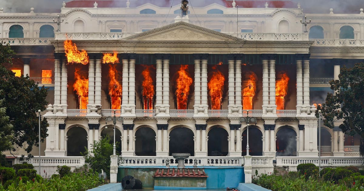 le Premier ministre démissionne face à la colère de la rue, le parlement en feu – Libération