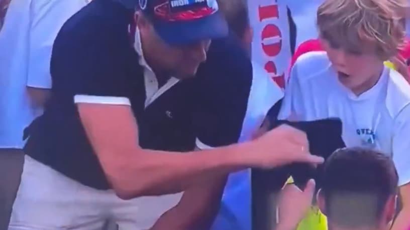 "Premier arrivé, premier servi", l'horrible justification du PDG polonais qui a volé la casquette offerte à un enfant
