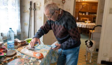 2 millions de personnes âgées vivent isolées – Libération