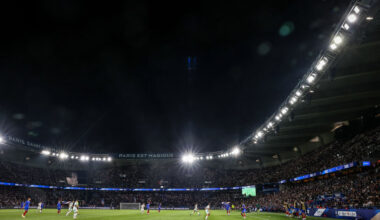 France - Islande : pourquoi les Bleus accueillent leur adversaire au Parc des Princes et pas au Stade de France ?