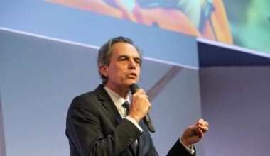 l’économiste Philippe Dessertine se lance à Bordeaux – Libération