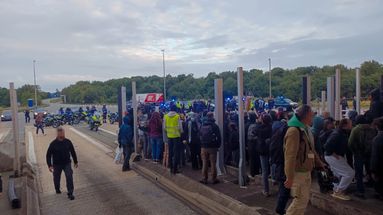 Environ 300 personnes étaient présentes ce matin pour bloquer le péage de Poitiers Sud dans la Vienne - Gendarmerie nationale