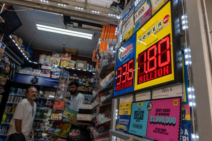 Deux Américains ont remporté le gain de 1,79 milliard de dollars mis en jeu par le Powerball.