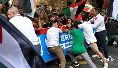 barrières forcées, drapeaux, banderoles... La 11e étape écourtée suite aux manifestations pro-palestiniennes