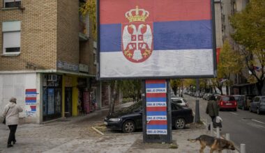 deux étrangers soupçonnés de vouloir transmettre des secrets militaires américains à la Chine en fuite