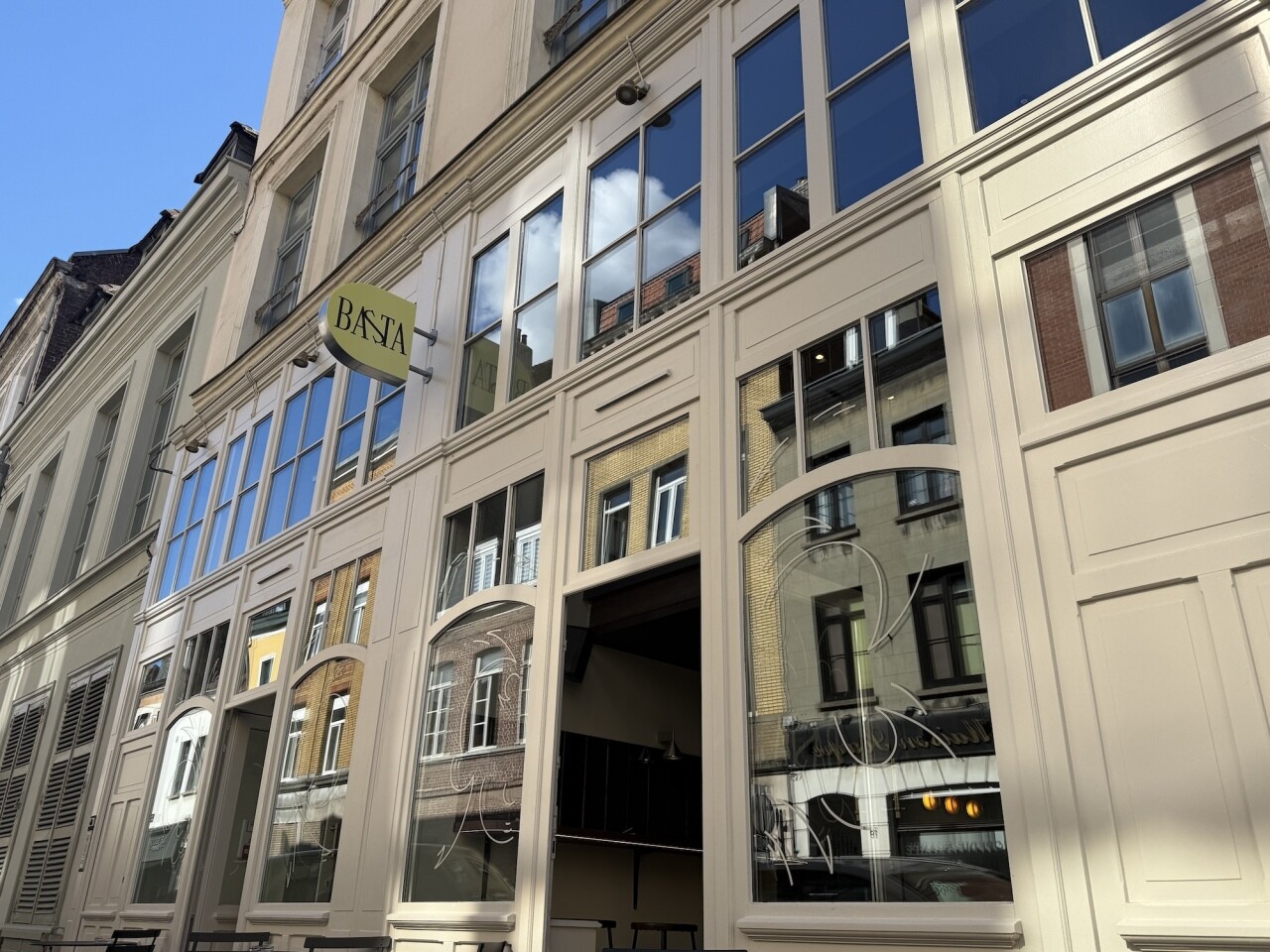 Vieux-Lille. Basta, le nouveau bar chic et décontracté qui agite la rue Saint-André