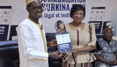 Bobo-Dioulasso : Abdoulazize Bamogo présente son ouvrage sur le cadre légal et institutionnel de la communication