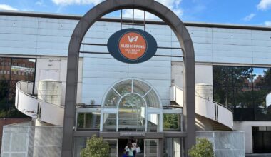 Villeneuve-d'Ascq. Cette chanteuse révélée par la Star Academy sera en dédicaces chez Aushopping V2 mercredi