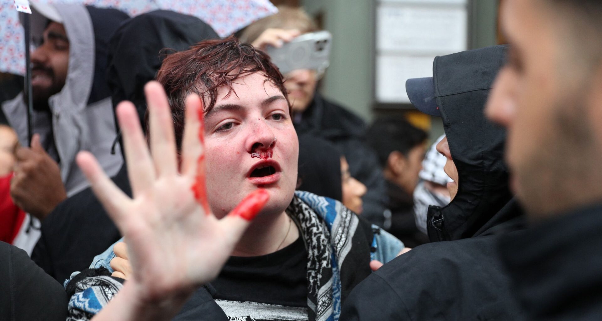 enquête ouverte après le lynchage d’une militante irlandaise par un policier lors d’une manifestation