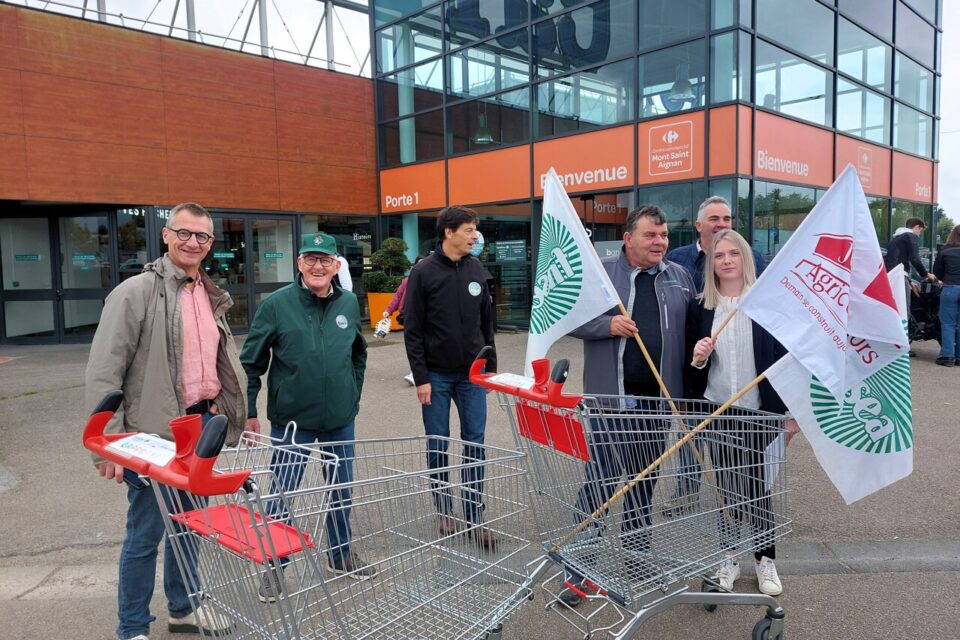 L'action symbolique a été organisée par la FNSEA et les Jeunes agriculteurs. 