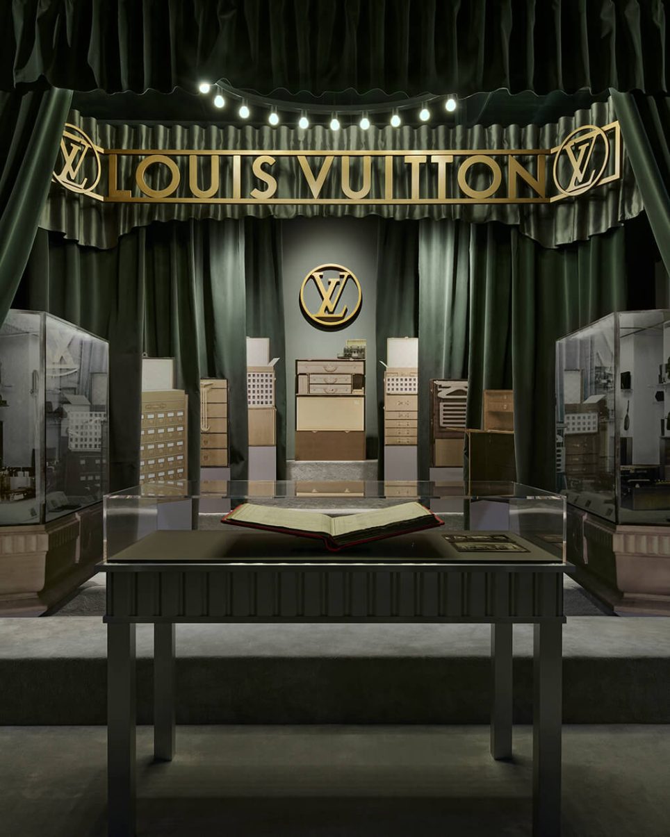 Vue de l’exposition Louis Vuitton Art Déco