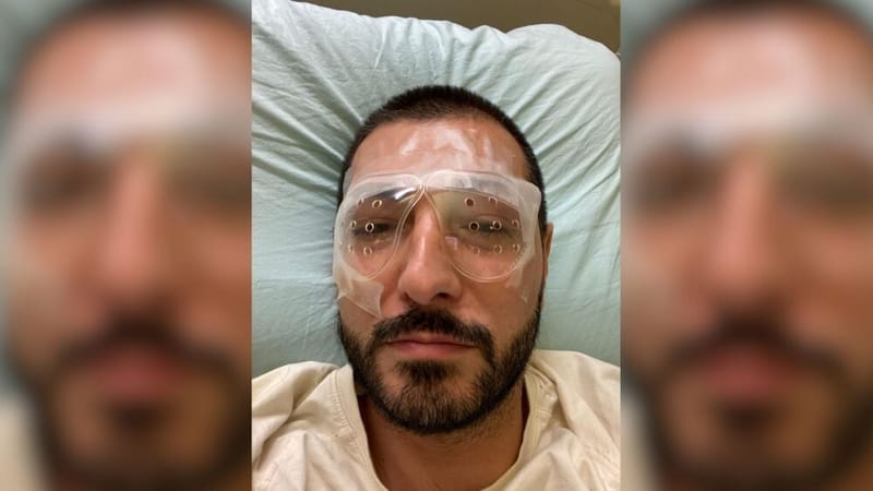 Amputé de ces deux cristallins, Christophe vit désormais avec des implants dans les yeux.