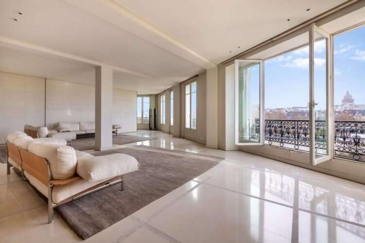 appartement en duplex quai dorleans vendu par barnes cette annee au prix de 98 me