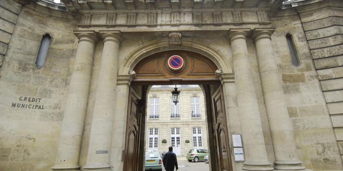 La Caisse de crédit municipal de Bordeaux a l’apanage du prêt sur gage aussi appelé « le Clou » ou « ma Tante ».