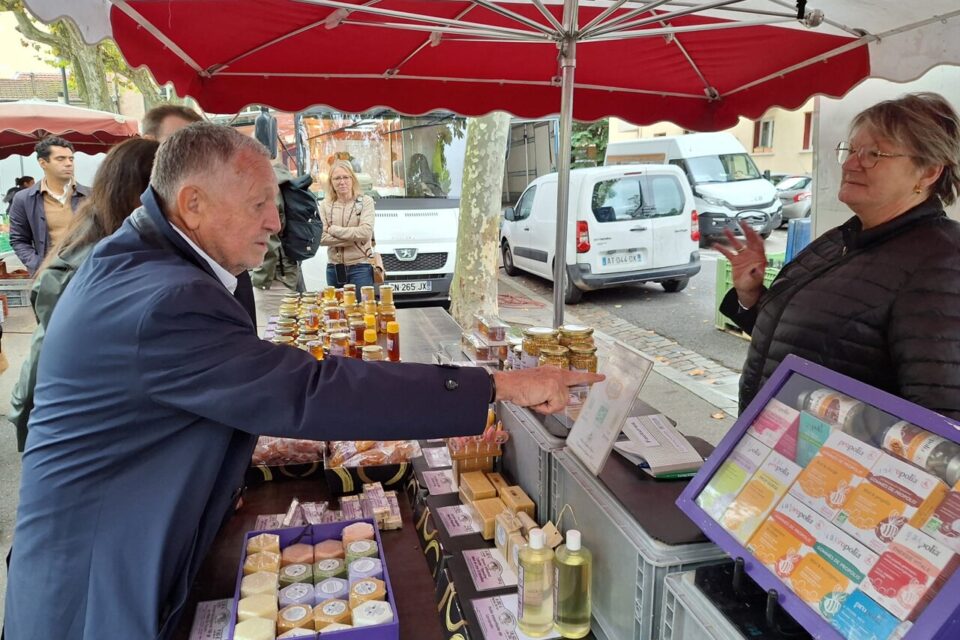 Jean-Michel Aulas a échangé avec les commerçants.