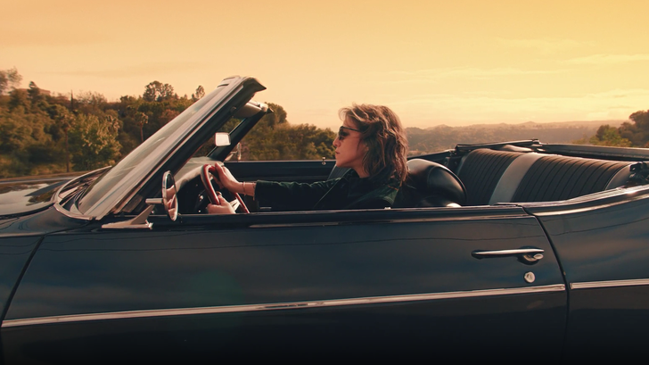 Charlotte Gainsbourg, ici dans le clip de « Blurry Moon », mis en ligne au mois de septembre 2025.