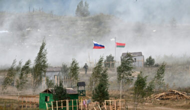 Au Bélarus, des exercices militaires avec la Russie aux portes de l'Otan - 15/09/2025 à 18:18