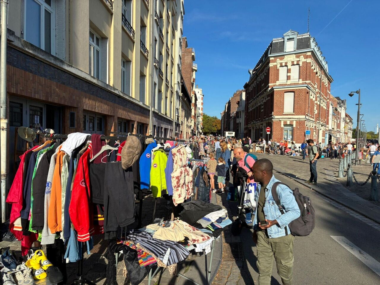 Le deuxième jour de la Braderie de Lille démarre sous un grand soleil