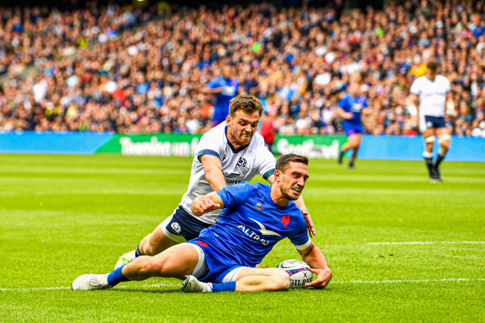 Baptiste Couilloud inscrit le premier essai du XV de France face à l'Ecosse