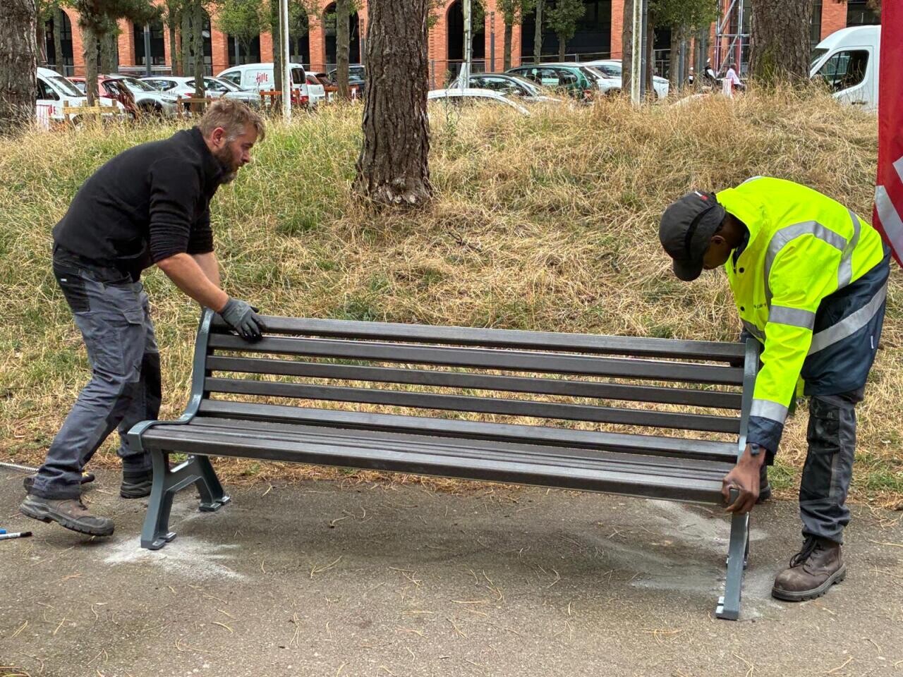 Lille. Ces nouveaux bancs sont fabriqués en... coquilles de moules de la Braderie !