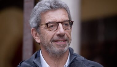 "Ils ne jouaient pas le jeu" : ces deux invités, dont un célèbre animateur, que Michel Cymes a failli virer d’une de ses émissions