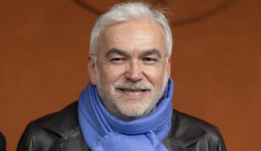 “Je m’inquiète pour madame Bayrou…” : Pascal Praud incapable de réfreiner un rictus en direct