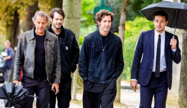 Paul Belmondo épaulé par ses trois fils pour les obsèques de son oncle Alain