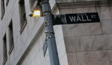 Wall Street termine en baisse, les investisseurs prudents avant une décision de la Fed - 16/09/2025 à 22:46