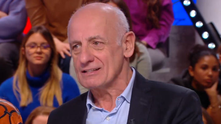 Chroniqueur pour l’émission Quotidien sur TMC, Jean-Michel Aphatie publie « T’es une merde frère, signé Hanouna », un livre dans lequel il compare la mécanique de l’animateur français à celle de Donald Trump.