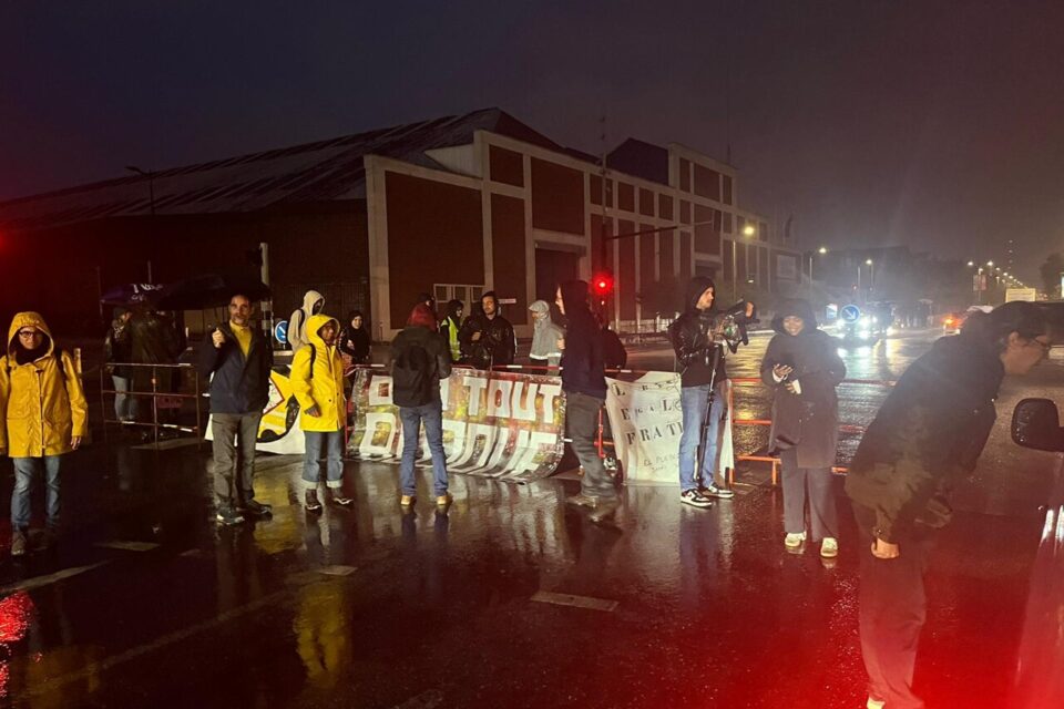 Une cinquantaine de personnes sont présentes ce mercredi matin à l'entrée de ville du Havre dans le cadre du mouvement du 10 septembre.
